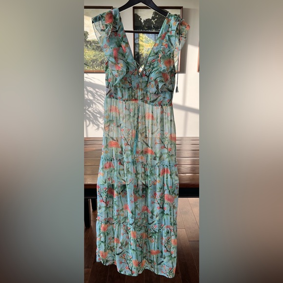 Flowing, tiered , summer dress - Picture 1 of 4